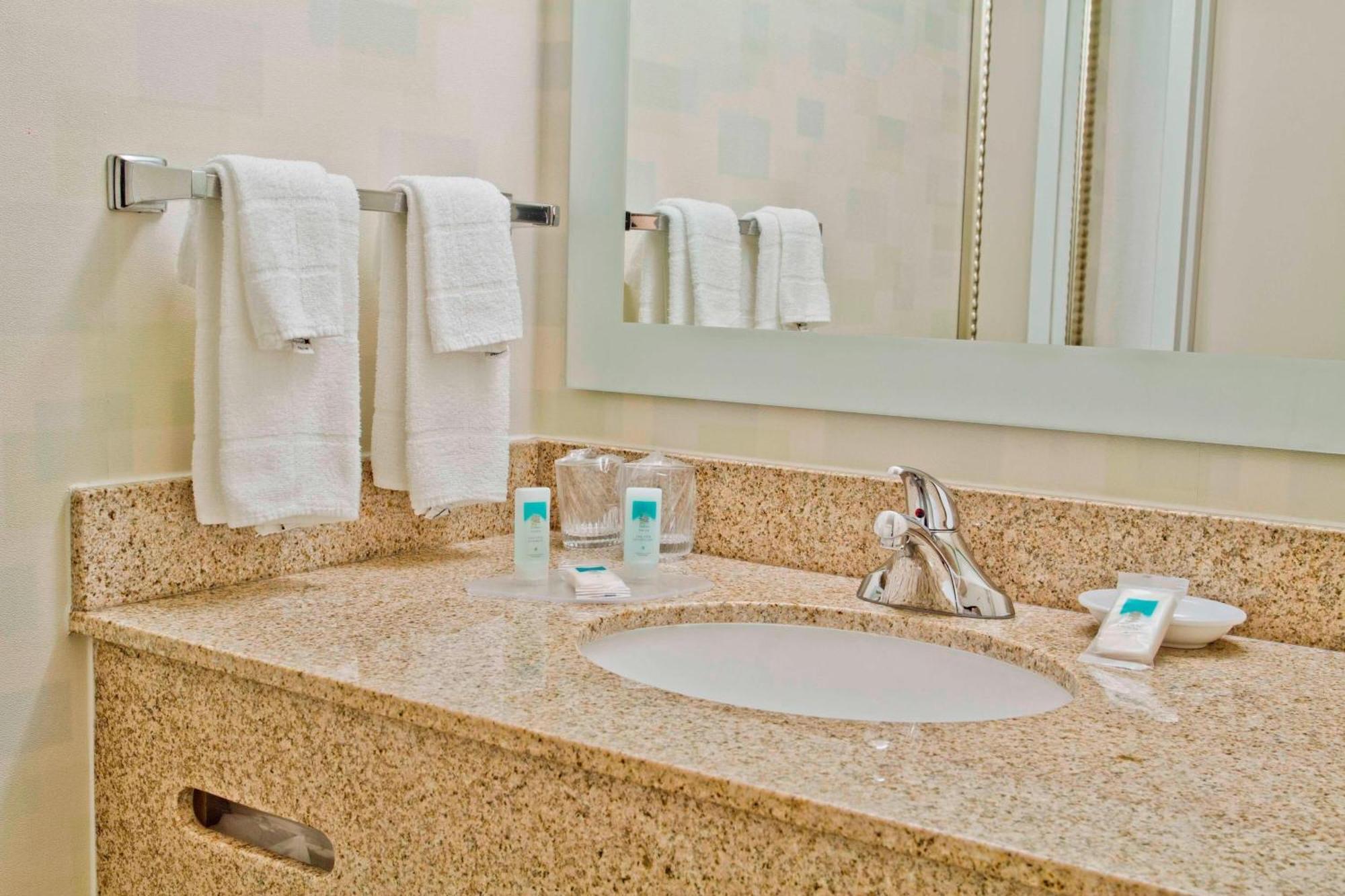 Springhill Suites By Marriott Charlotte Airport Екстер'єр фото